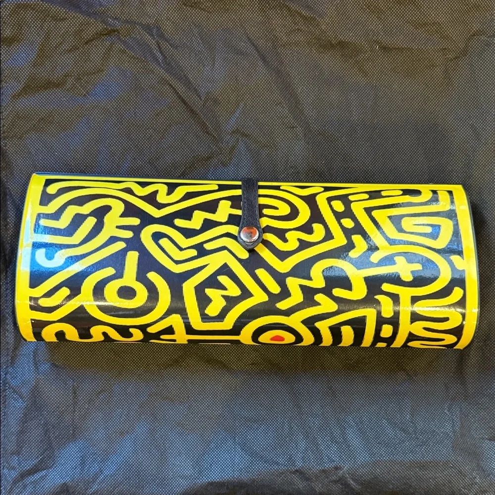 Keith Haring print Patricia Field Vibrant Yellow and Black Graphic Clutch- NWOT - Picture 5 of 9
